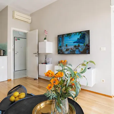 Astramaris Znjan - Deluxe With Hot Tub Appartement